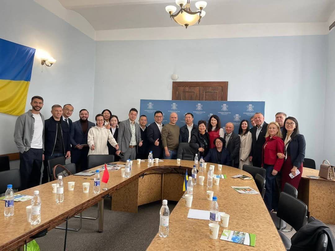 Чернівецькі підприємці провели зустріч з представниками китайського бізнесу в Чернівецькій міській раді